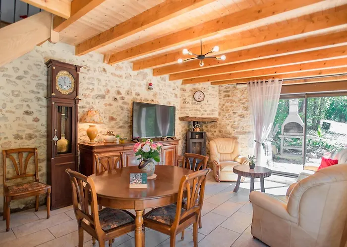 Le Tourel Saint-Cernin-de-lʼHerm