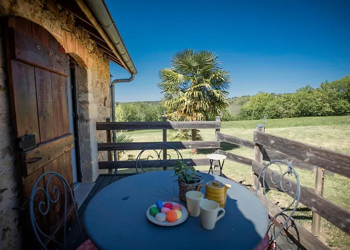 Le Tourel Feriehus Saint-Cernin-de-lʼHerm